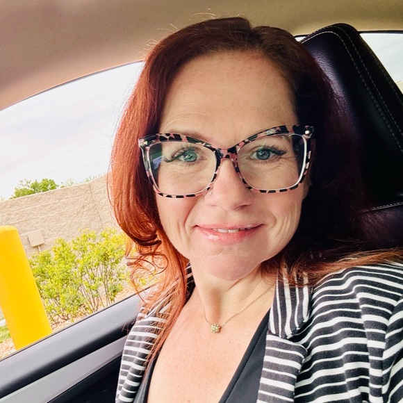 Meet your Posher, Alicia - Picture 4 of 4